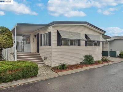 28944 Whitecliff Rd, Hayward, CA, 94544