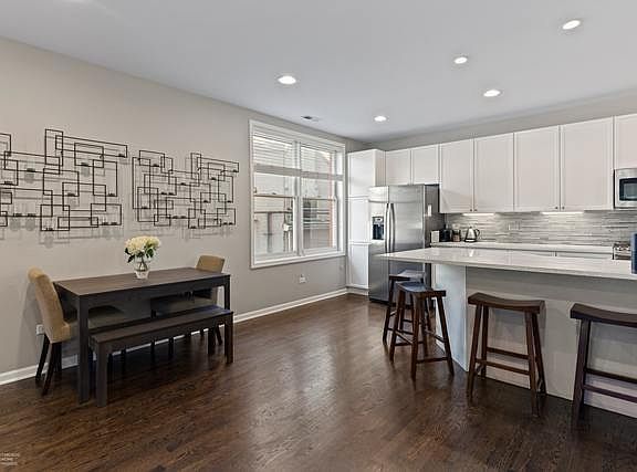 5th image of 1539 N Wicker Park Ave #1W
