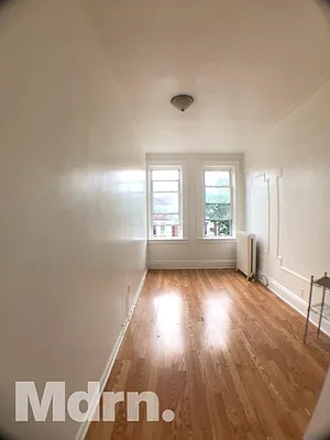 Rented by Mdrn Residential | media 10