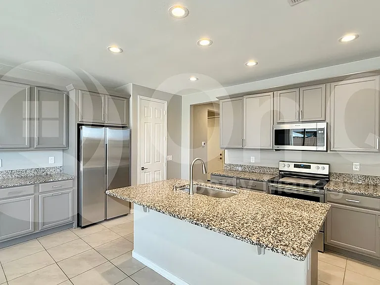 15711 W Monroe St — Photo 18