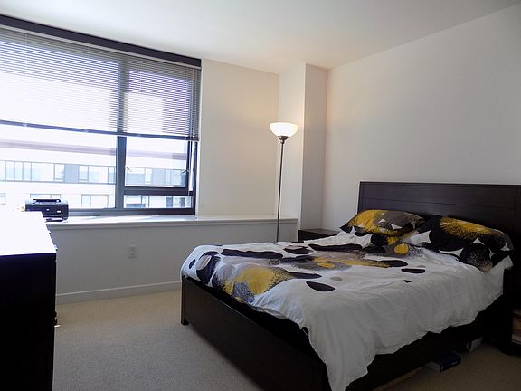 Bedroom with Walk-in Closet