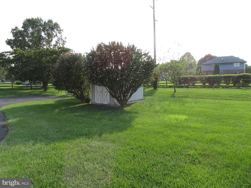 2nd image of 102 Bernice Dr
