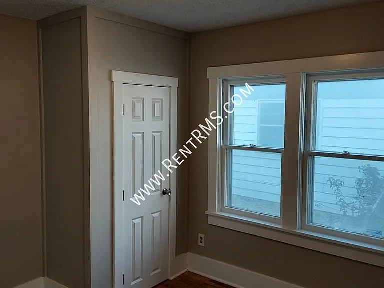 420 SW Lincoln St — Photo 17