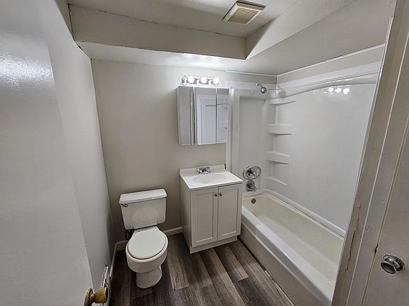 2nd image of 1415 Abbott Dr APT 1