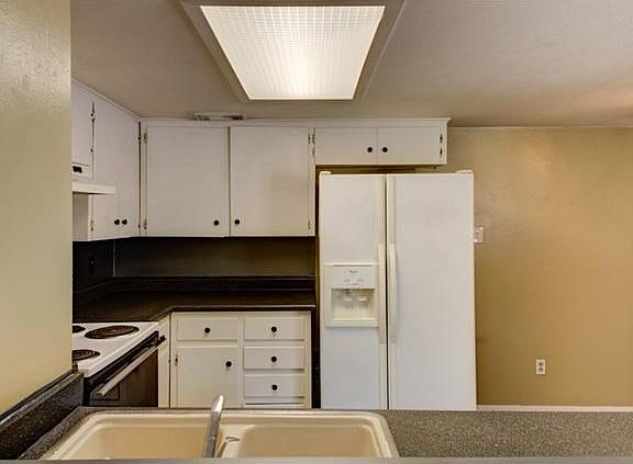5th image of 2311 Montclaire St #A