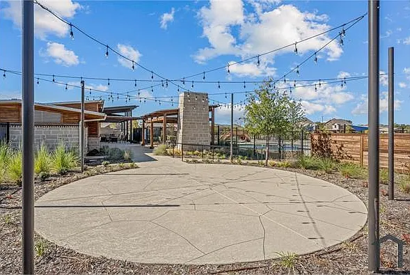 4 bed, 1667 sqft, $2,200 — Photo 4