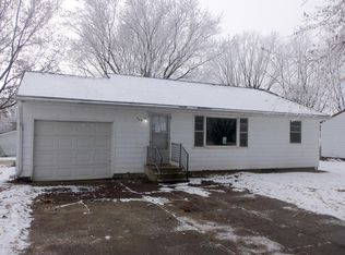 509 2nd St NE, Hayfield, MN 55940