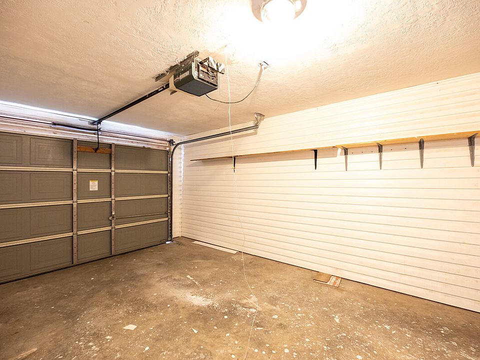 1152A-SHELLIE-garage_04252024