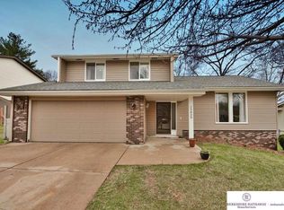 15429 Blackwell Dr, Omaha, NE 68137