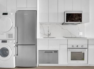 627 E 6th St #1, New York, NY 10009
