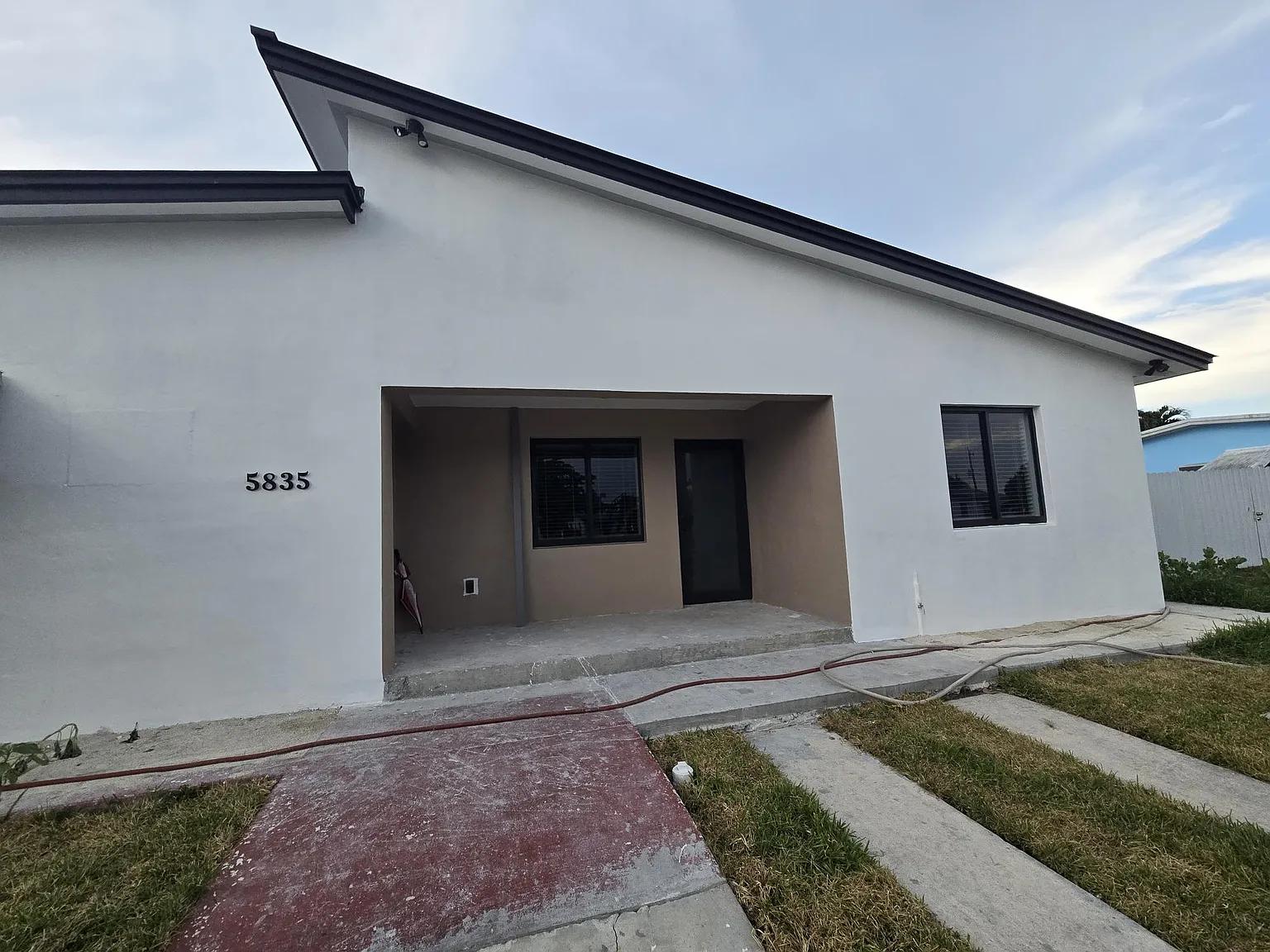 2 bed, 800 sqft, $2,500 — Photo 2