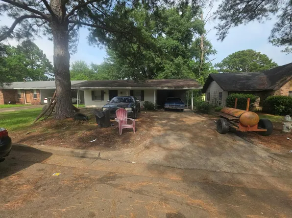 6634 Lake Glen Dr, Jackson, MS 39213