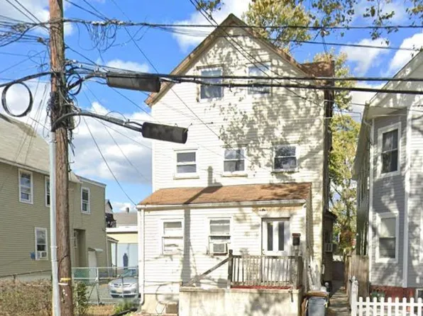 212 Gordon St, Perth Amboy, NJ 08861