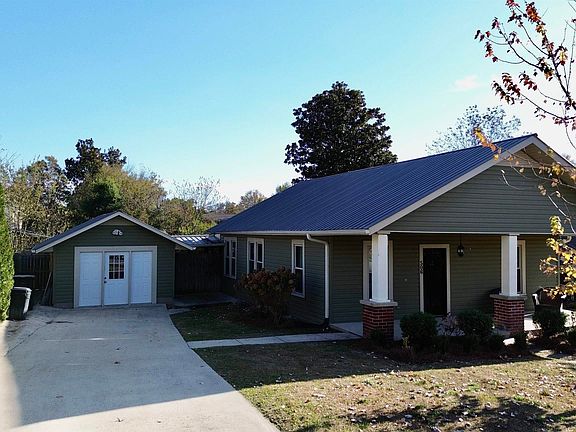 4th image of 506 4th St SE