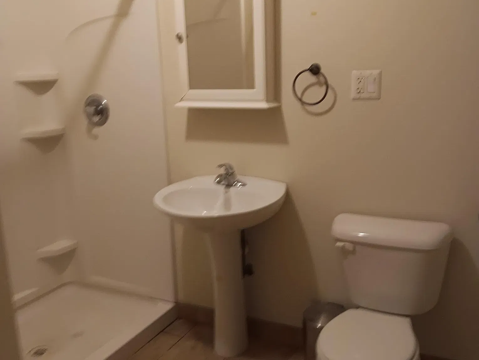 4 bed, 2746 sqft, $2,400 — Photo 3