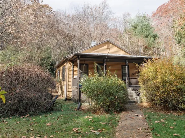 17 W Oaks Ln, Lexington, VA 24450