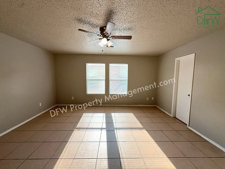 3952 Golden Horn Ln — Photo 7