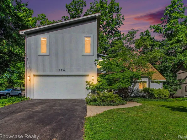 1670 Post Ave, West Bloomfield, MI 48324