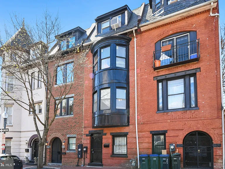 1852 5th St NW — Photo 3