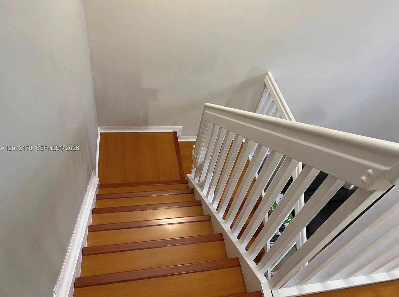 3 bed, 3.0 bath, 1520 sqft, $3,200 — Photo 2