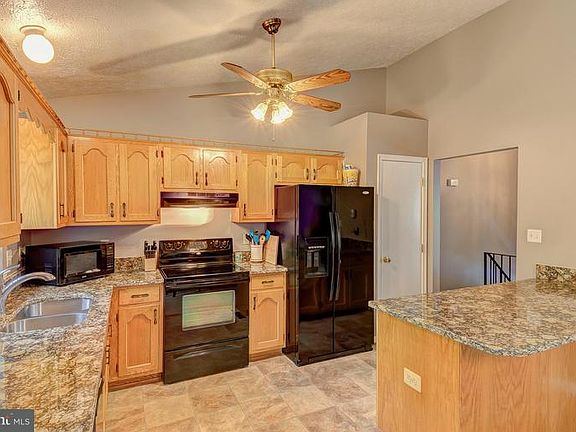 4th image of 111 Morris Dr