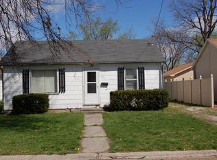 887 W Jackson St, Marshall, MO 65340