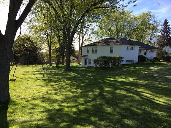 3rd image of 544 Warren Rd APT 3