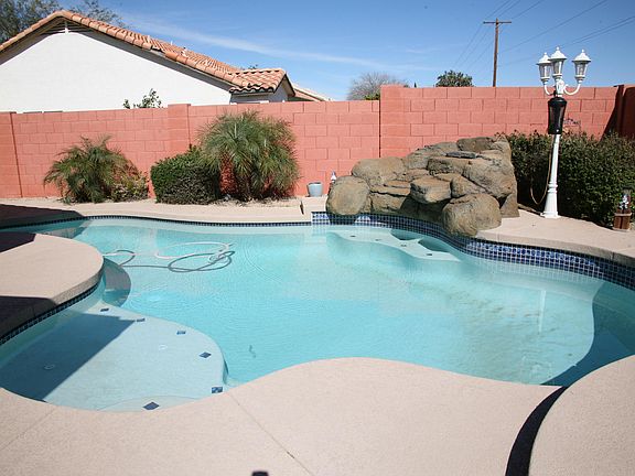 2nd image of 939 S Canal Dr