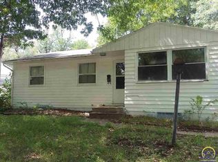 1837 SW Meadow Ln, Topeka, KS 66604