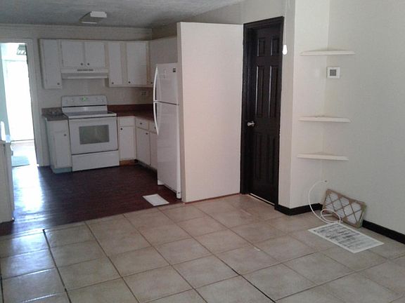 4th image of 593 John St #House