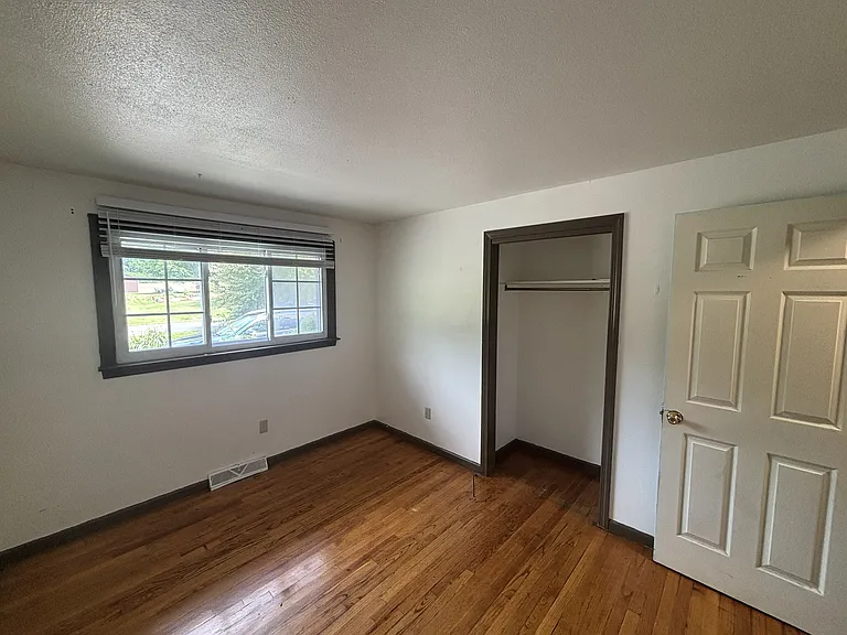 39 Huntington Rd — Photo 14