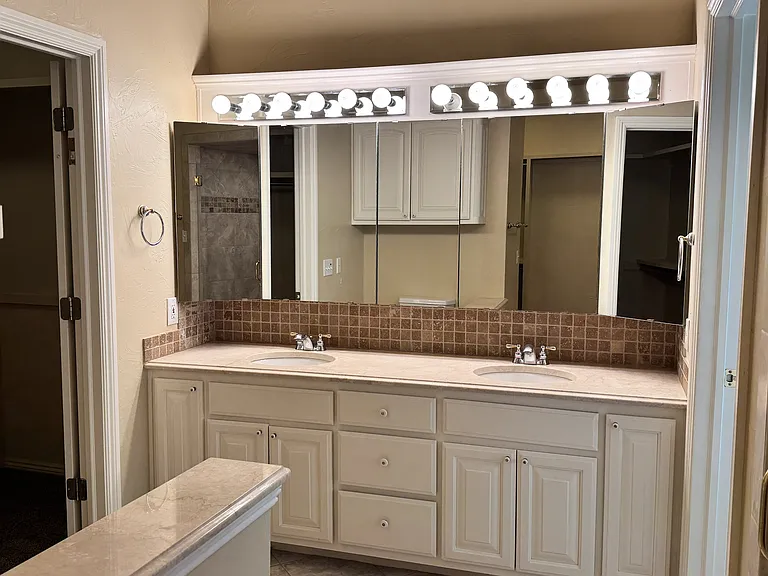 315 W Wild Horse #A — Photo 20