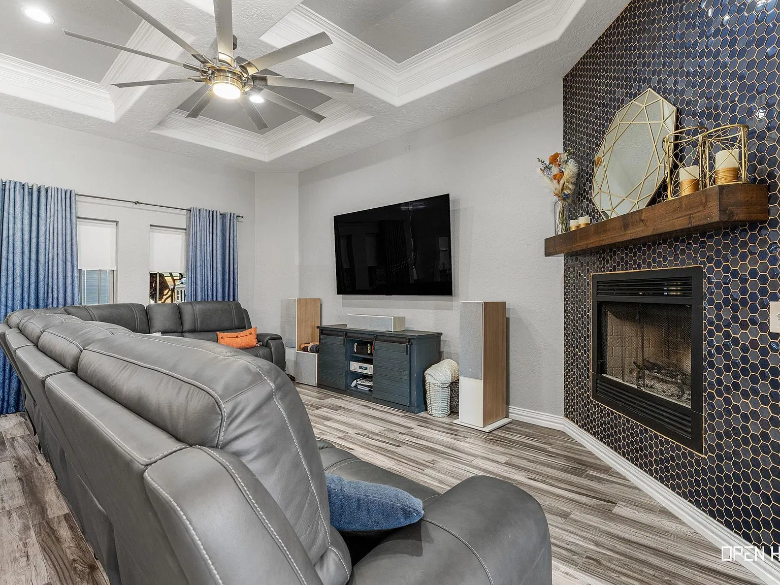 4 bed, 3.0 bath, 2492 sqft, $4,000 — Photo 4