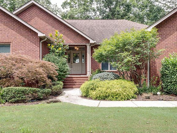 4th image of 153 Lakewood Dr