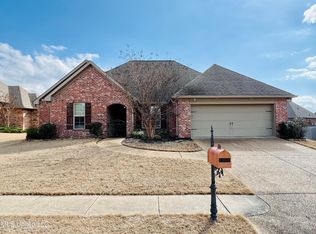 324 Gladeview Pl, Brandon, MS 39047