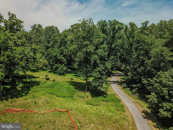3rd image of 939 Western Rd
