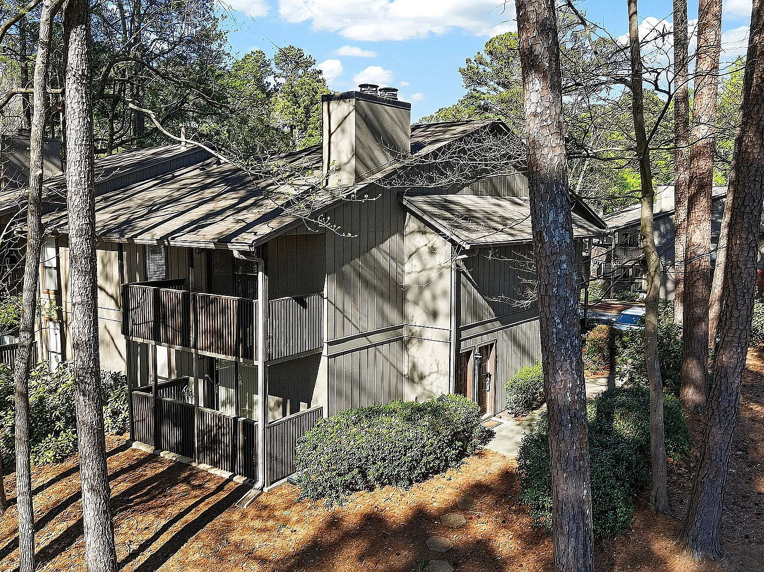 1 bed, 1.0 bath, $1,350 — Photo 1