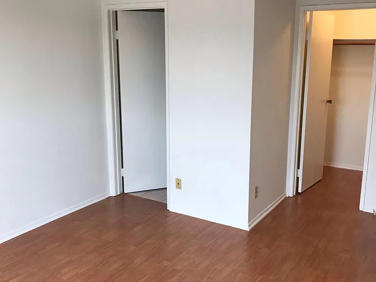 919 E Windsor Rd #6 — Photo 10