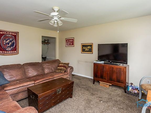 3rd image of 1709 Parkway Dr N