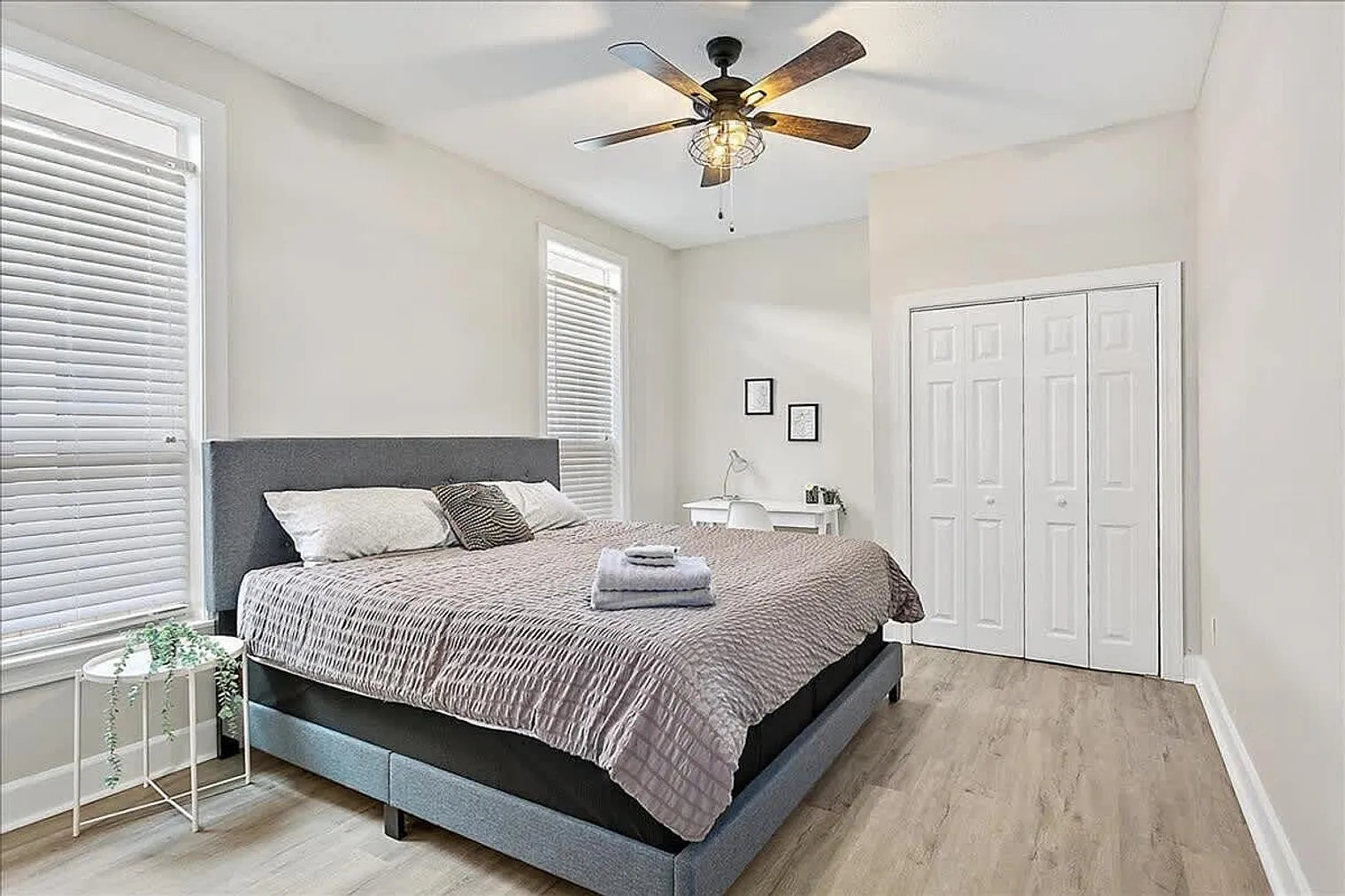 3 bed, 2.0 bath, 1259 sqft, $1,900 — Photo 4