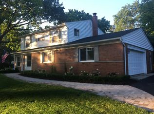 234 Lonesome Oak Dr, Rochester, MI 48306