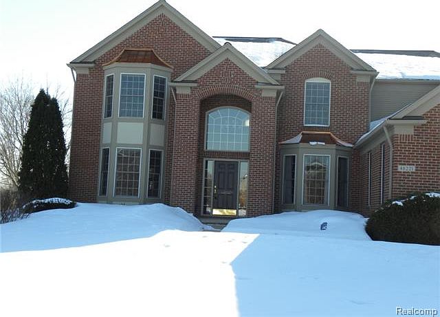 1st image of 48221 Central Park Dr