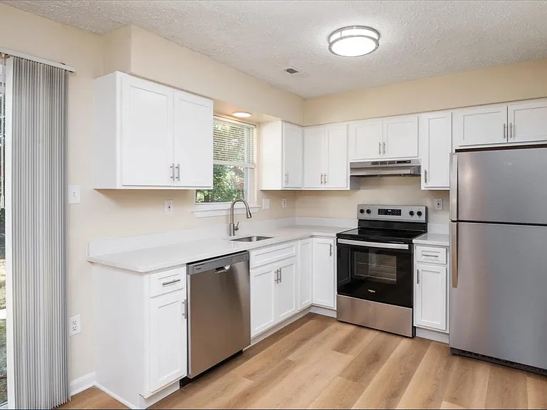 2431 W Rosecroft Village Cir — Photo 9