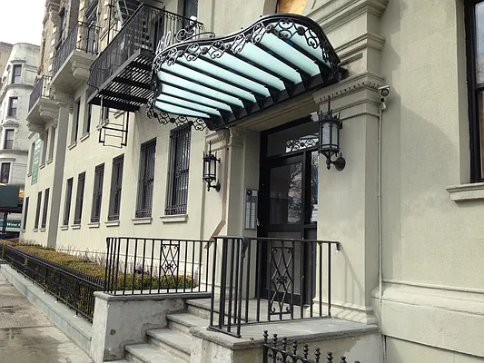 Rented by Mann Maurice A | media 12