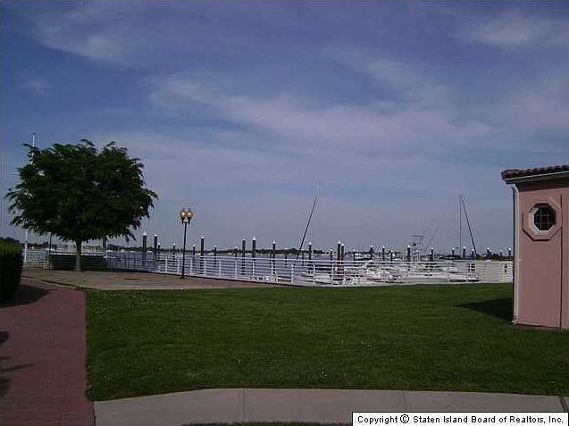1st image of 16 Harbour Ct