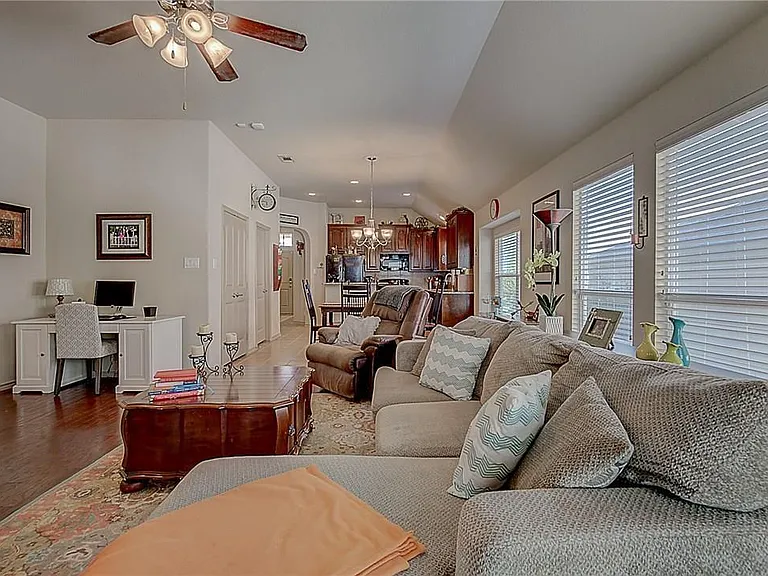 5009 Holliday Dr — Photo 21