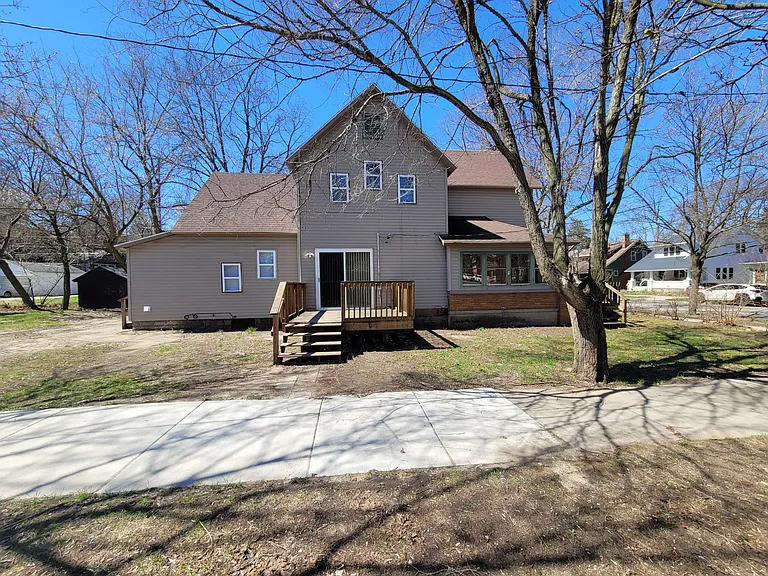 824 Lyon St NE — Photo 19