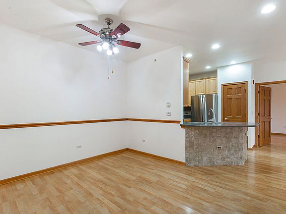 3rd image of 1259 W Lake St APT 203