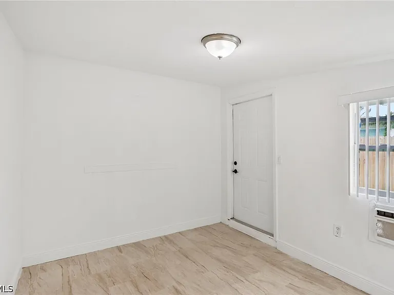 89 Cabana Ave — Photo 14