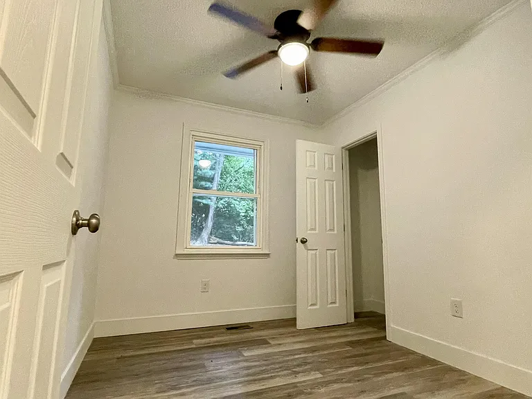 51 Allen Ave — Photo 8
